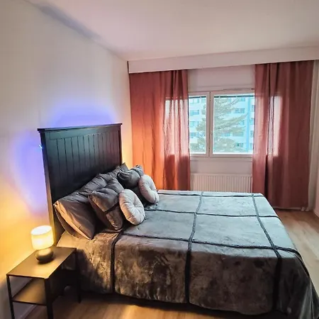 Huoneisto Sky View Loft Nearby Airport *