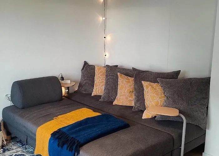 Sky View Loft Nearby Airport 公寓